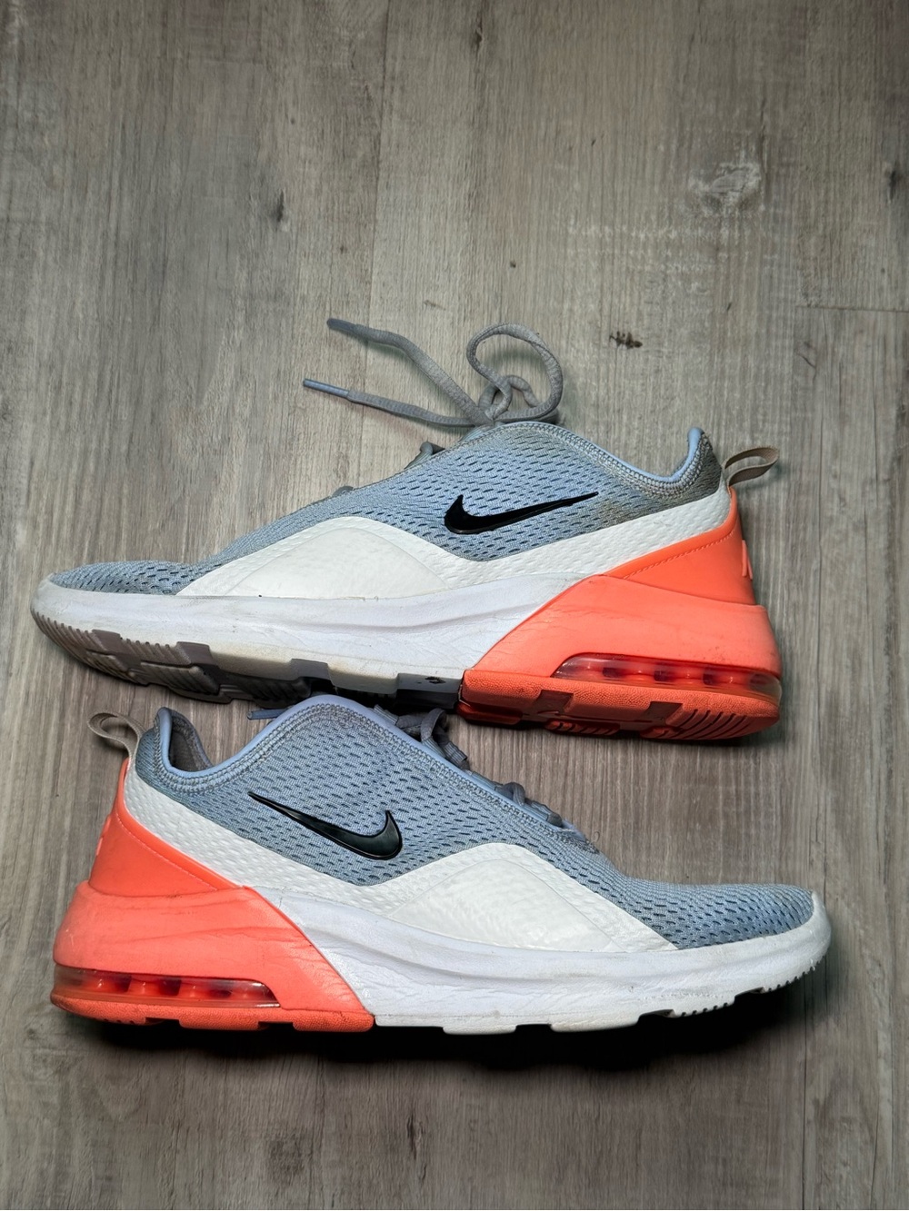 Nike Air Max Motion 2 Light Blue Coral Sneakers